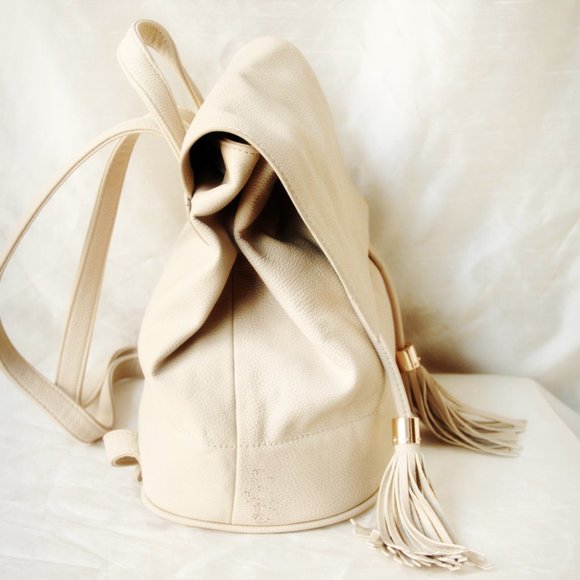 Cream Bucket Bag Backpack - Picture 3 of 6